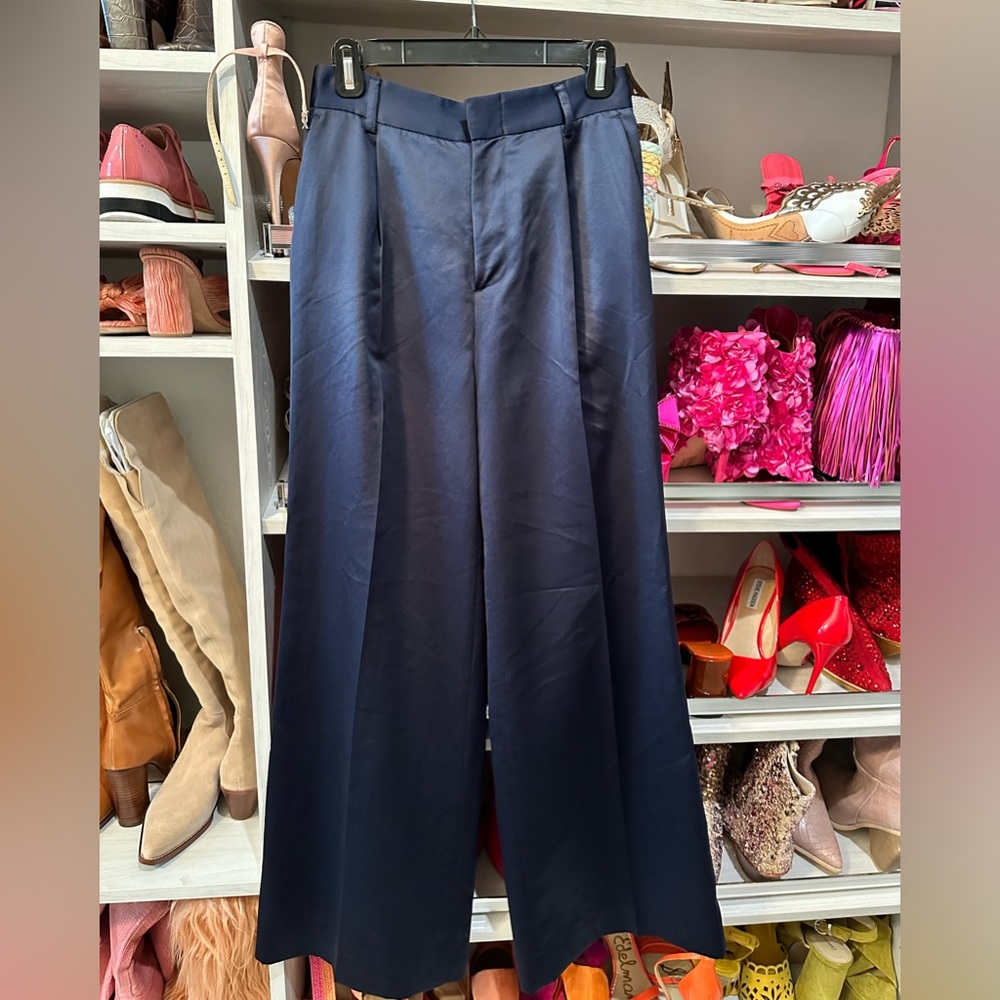 Alice + Olivia silky-like navy pants wide leg